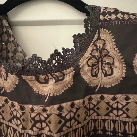 BLU PEPPER NWT BLOUSE Size M - Picture 2 of 5